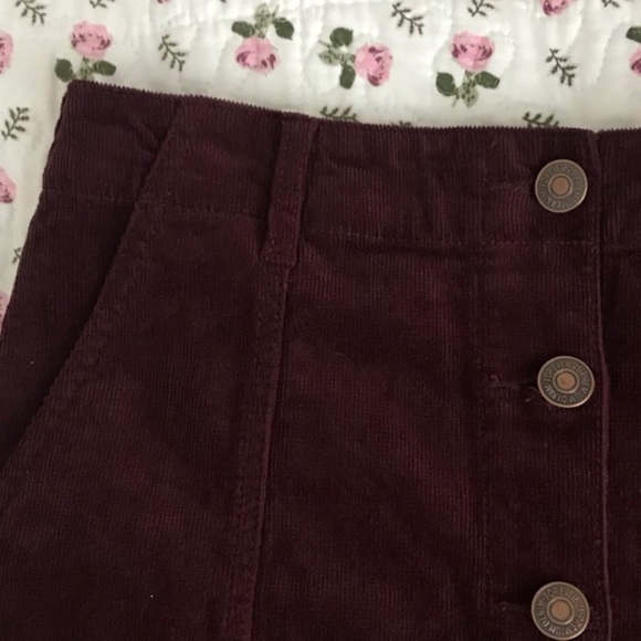 Maroon corduroy skirt - Picture 2 of 2